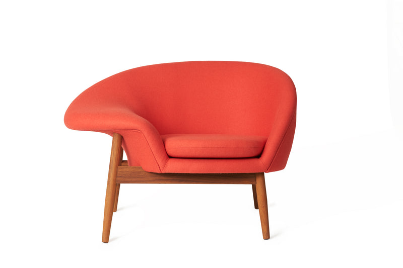 Fried Egg Lounge Chair - Warm Nordic - Chairs - Barnum 09/Smoked Oak - Left - Facing - HORNE