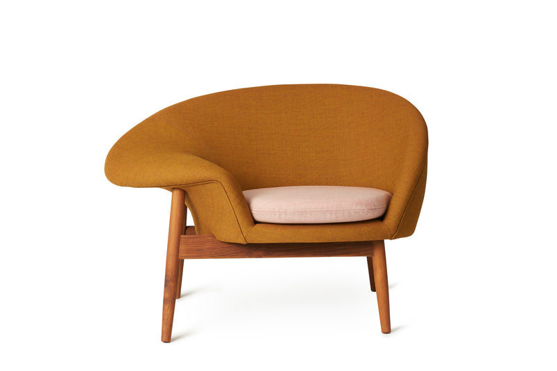 Fried Egg Lounge Chair - Warm Nordic - Chairs - Barnum 09/Smoked Oak - Left - Facing - HORNE