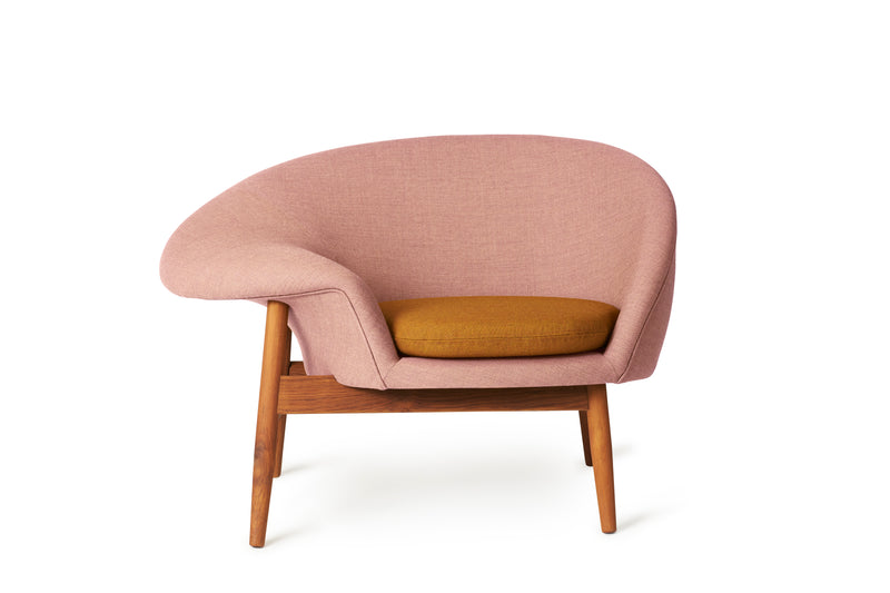 Fried Egg Lounge Chair - Warm Nordic - Chairs - Barnum 09/Smoked Oak - Left - Facing - HORNE