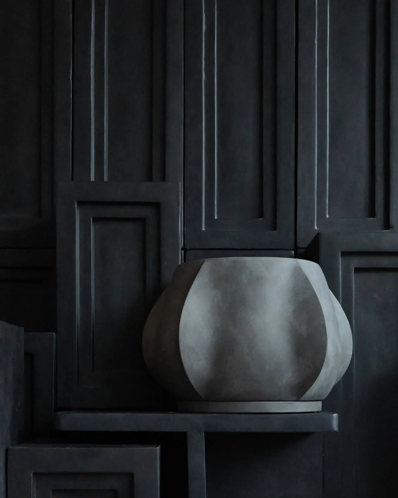 Arket Plant Pot - 101 Copenhagen Vases - Petit - Dark Grey - HORNE