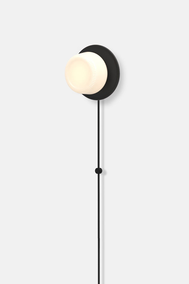 Pastille 1 Disc Corded - Ribbed - RBW Lighting - Matte White - 2700K (warm white) - Corded Plug - in (Back) / 120V Input - HORNE