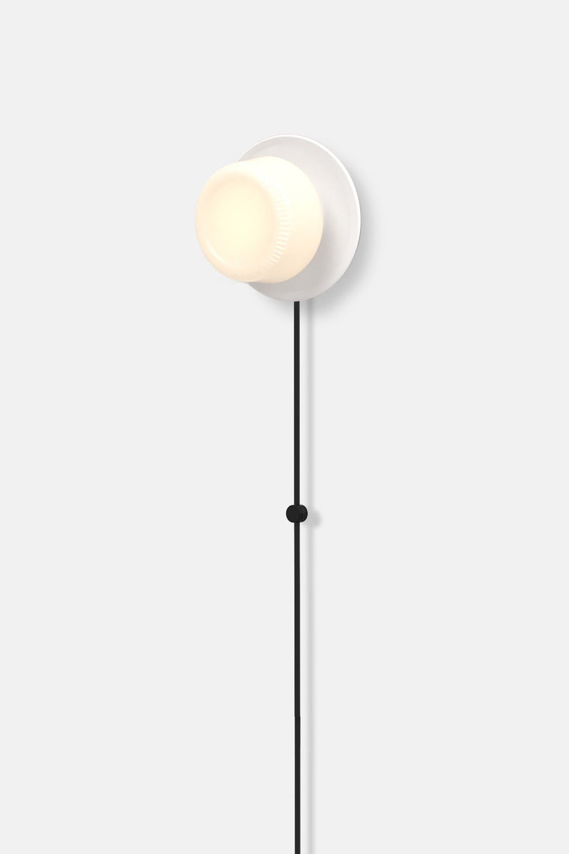 Pastille 1 Disc Corded - Ribbed - RBW Lighting - Matte White - 2700K (warm white) - Corded Plug - in (Back) / 120V Input - HORNE