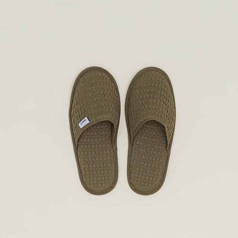SIMPLE WAFFLE SLIPPERS - BLACK - Small - Black by Hawkins New York