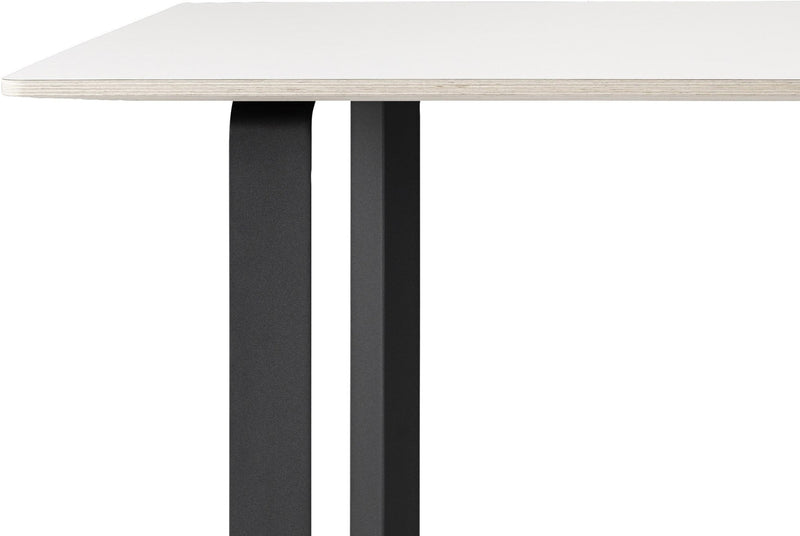 70/70 Table - 67