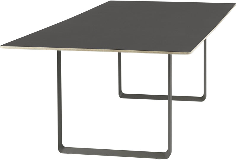 70/70 Table - 67