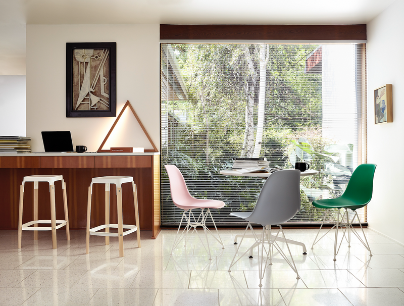 Eames® Molded Plastic Side Chair – Wire Base - Herman Miller® - Chairs - White - Black - Standard Glide - HORNE