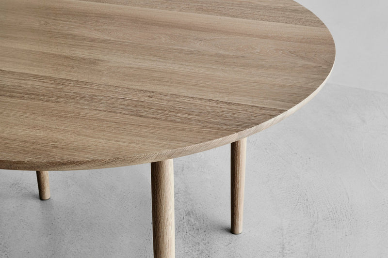 ARV Round Dining Table - 47.2