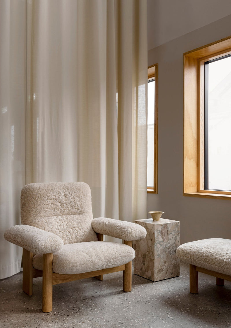 Brasilia Lounge Chair - Sheepskin - Audo Copenhagen - Chairs - Sahara - Natural Oak - HORNE