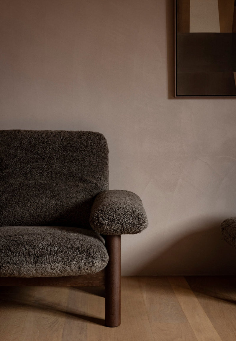 Brasilia Ottoman - Sheepskin - Audo Copenhagen Chairs - Sahara - Walnut - HORNE
