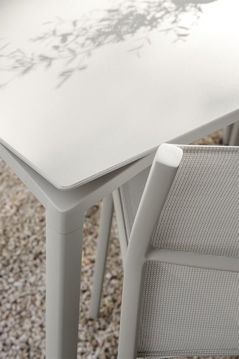Calvi Table 77