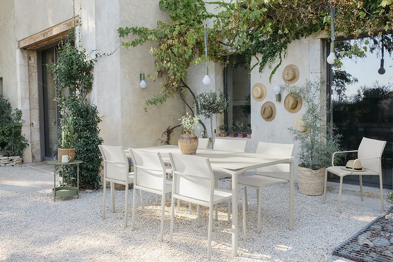 Calvi Table 77