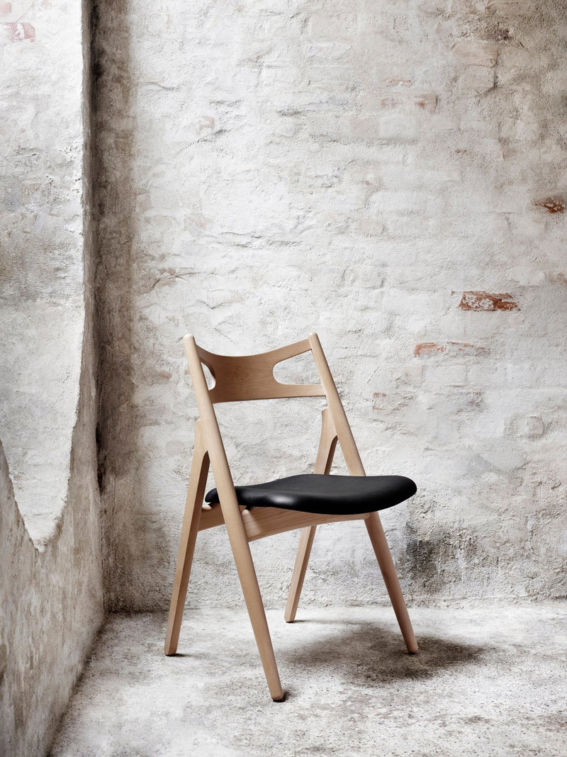 CH29P Sawbuck Chair - Carl Hansen & Son - Chairs - Soaped Oak/Thor 301 Leather - HORNE