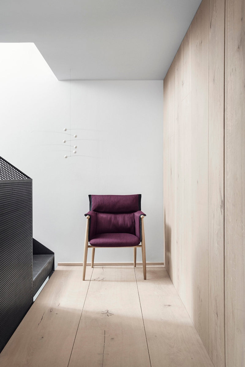 E005 Embrace Armchair - Carl Hansen & Son - Chairs - Oiled Oak/Sif 95 Leather - HORNE