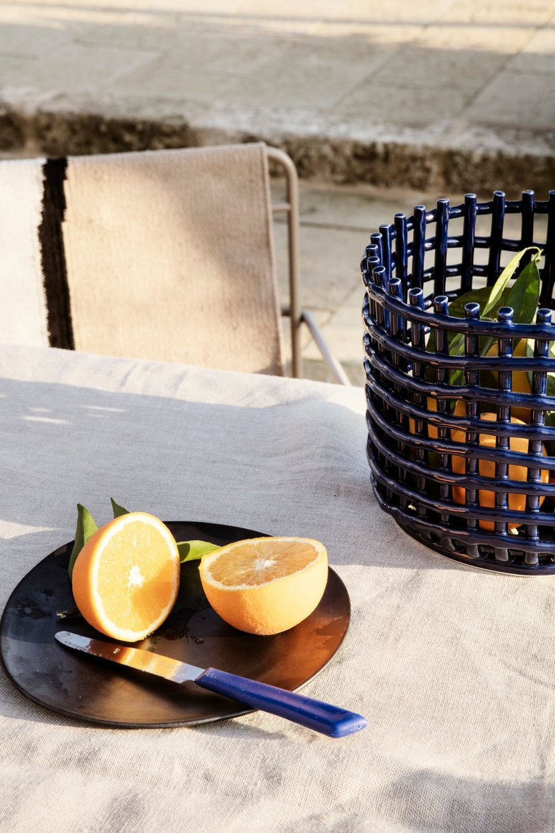 Flow Plate - Small - Ferm Living - Dinnerware - Black - HORNE