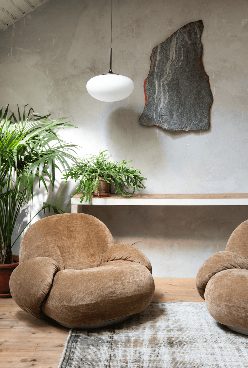 Pacha Lounge Chair w/ Armrests - Gubi - Chairs - Matte Black - No Thanks - Gabriel Tempt - 60152 - HORNE