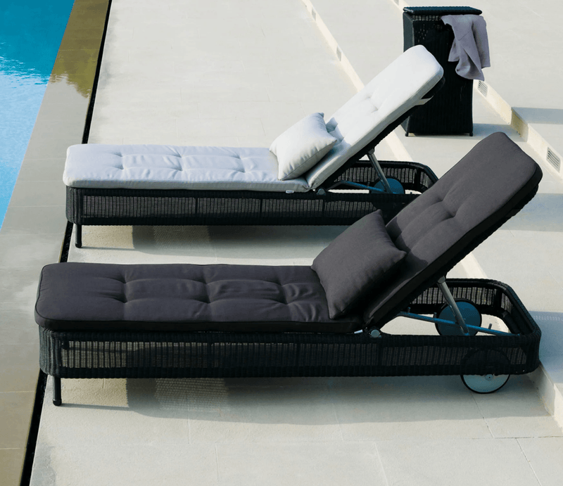 Presley Sunbed - Cane Line - Outdoor Furniture - Taupe - Grey Natté w/QuickDry & Airflow system - HORNE
